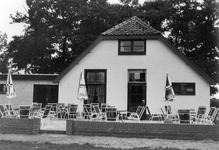 847751 Gezicht op de voorgevel van restaurant De Holle Boom, Dwarsweg 63 te Overberg.